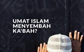 Jika ada yang mengatakan demikian, itu merupakan perkataan dusta, karena didalam ka'bah sesuai yang dikatakan di atas bahwa ka'bah merupakan ruangan kosong yang di isi dengan wewangian dari kayu gaharu dan wewangian sejenisnya. Jawaban Atas Tuduhan Umat Islam Menyembah Ka Bah