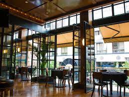 Downtown Chicago Bar Luxbar Restaurant And Neighborhood Bar Chicago Chicago Bars Gold Coast Restaurants Chicago Restaurants