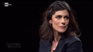 Scopriamo insieme qualcosa in più su di lei. Cinguetterai On Twitter Noi Attendiamo Una Fiction Con Serena Rossi E Anna Valle Dove Bisogna Firmare Canzonesegreta
