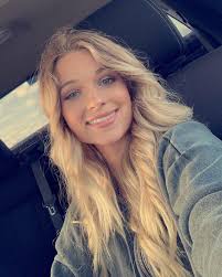 Abigail Williams (@_abigailcrosson_) • Instagram photos and videos