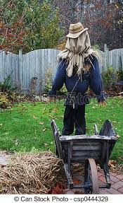 fabriquer epouvantail halloween pour faire fuir les oiseaux, l'épouvantail a encore la cote dans les vergers et les potagers. Roue Foin Epouvantail Jardin Brouette Canstock