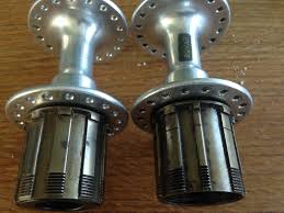 Oftmals werden kleine schräubchen beim anziehen von hand meist zu fest überdreht, größere schrauben hingegen oft zu wenig angezogen. St Pedali Ug Oder Hg Shimano Zeigt Zahne