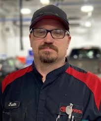 Justin Couey's Instagram, Twitter & Facebook