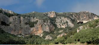 Il y a quelques mois, nous avons eu le plaisir d'accueillir jennifer kerner de la chaine youtube le 25 avril 2015, la grotte chauvet 2 ouvrait ses portes au public ! La Grotte Chauvet Pont D Arc