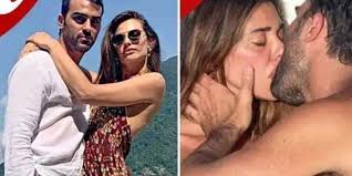 Si tratta di daniele scardina, 28 anni. Belen Rodriguez Felice Con Antonino Spinalbese In Un Bar Arriva La Polizia