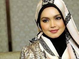Simplysiti | dato siti nurhaliza meeting her fans at the mall, gadong, brunei. Siti Nurhaliza Is Believed To Be Pregnant