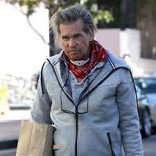 Jun 14, 2021 · además de actriz, clara es productora de la última película de su padre, que cuenta con un elenco que incluye a val kilmer, lorraine bracco, william fichtner y luis guzmán, película en la que. El Actor Val Kilmer Reconoce Que Sufre Un Cancer