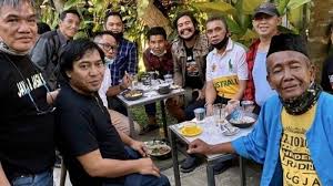 Sahabat 99, ingin cuci mata memandang lelaki berparas bening? Fbsjco74txlf5m