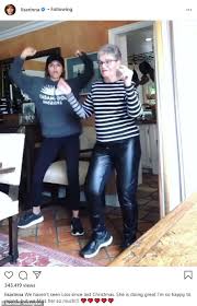 Figlia di padre (?) e madre(?) è musicista nel 2020 ha avuto successo per xfactor & smoke. Lisa Rinna Shares She Hasn T Seen Mom Lois Since Last Christmas Due To Pandemic Aktuelle Boulevard Nachrichten Und Fotogalerien Zu Stars Sternchen