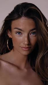 Lorena Grace's Instagram, Twitter & Facebook