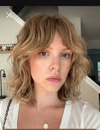 Does anyone know a hairdresser that can do a shag cut?