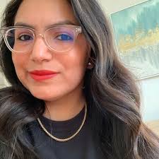 LEVEL UP: The LinkedIn Glow Up: How to Create a Profile That Gets Noticed