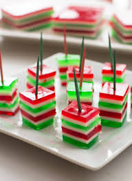 Typically made with hearty vegetables like cabbage, kale, or broccoli, they're sturdy. Layered Christmas Jello Sugar N Spice Gals