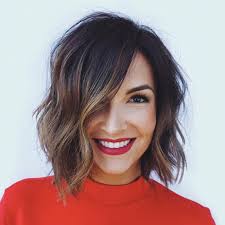 110 kurzhaarfrisuren für damen inspiriert von den stars. Bob Mit Pony Eine Stilvolle Fecettenreiche Und Wirklich Moderne Frisur