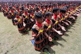 Perkembangan jaman ini menuntut manusia untuk beradaptasi agar dapat tetap bertahan hidup dengan kondisi jaman yang semakin maju dan modern. Dampak Globalisasi Bagi Kebudayaan Lokal Halaman All Kompasiana Com