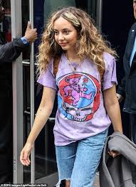 Get in touch with jade thirlwall (@jadeyedwardthirlwall) — 5948 answers, 119058 likes. Little Mix S Jade Thirlwall Reveals She Once Invited Lewis Capaldi To Karaoke But He Didn T Reply Culture Readsector