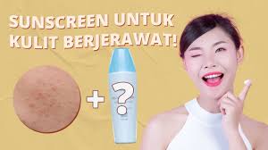 Sunscreen ini memang diformulasikan untuk kulit berminyak dan cenderung berjerawat seperti bruntusan. Jangan Salah Ini Tips Memilih Sunscreen Untuk Kulit Berjerawat Dan Sensitif Youtube