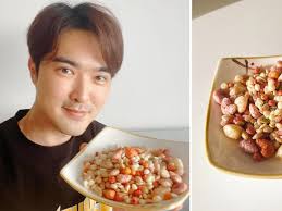 11 CNY Snack Recommendations From Romeo Tan, Chen Liping & Other Celebs