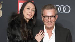 Jan hofer, langjähriger chefsprecher der »tagesschau«, plant seine rückkehr ins nachrichtengeschäft. Jan Hofer Spricht Uber Babygluck Das Halt Mich Jung