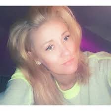 Alexis Yates's Instagram, Twitter & Facebook