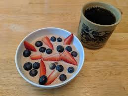 This is such a simple breakfast idea. 300 Calorie Breakfast Overnight Oats With Raisins Soy Milk Almond Butter And A Little Maple Syrup 1200isplenty