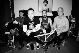 Blink 182, mark hoppus фото: Inside Track Blink 182 California