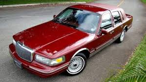 Cool Car Photos 1997 Lincoln Town Car Signature Lincoln Town Car Lincoln Cars 1997 Lincoln Town Car