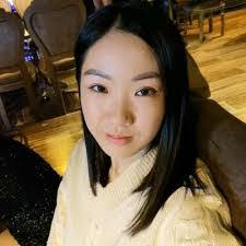 Daria Kim's Instagram, Twitter & Facebook