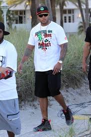 Flo Rida En Nike Barkley Posite Max Area 72 We Love Sneakers Nike Air Max 2011 Nike Nike Free Run 3