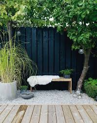 Trend Alert Dramatically Dark Delicious Outdoor Spaces Jardins Jardin Zen Japonais Et Idees Jardin