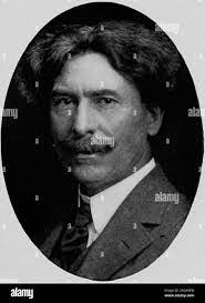 Geo Thompson's Instagram, Twitter & Facebook