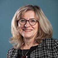 Sandy Spina's Instagram, Twitter & Facebook