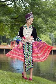 It's no secret that hmong clothes are gaining notoriety due to their complex patterns, bright vibrant colors, and beautiful embroidered. So Weird I Have Almost The Same Entire Outfit That My Mother Made For Me 15 Years Ago Hmong Clothes Traditional Outfits Hmong Fashion