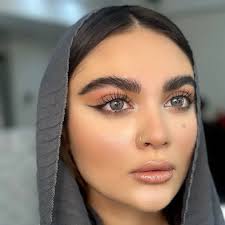‫لنز رنگی چیست؟ [+ هرآنچه باید درباره لنز رنگی بدانید!]‬‎