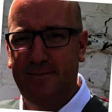 Derek Bischoff's Instagram, Twitter & Facebook