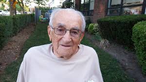 REMEMBER CLEARVIEW BAKE SHOP. FRESH POUND OF RYE BREAD. CAKES, CUP CAKES,  DESERTS, COOKIES, ETC. MISS IT. STORE WAS IN THE MIDDLE OF BLOCK ON WILLETS  POINT BLVD. AFTER 19TH AVENUE BEFORE