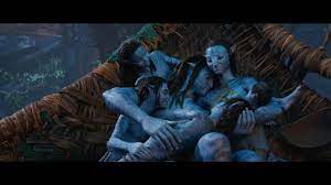 the writing crew was telling James Cameron that the avatars did not need to  have boobs with the way they give birth James Cameron then said but we  gotta see dem blue