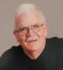 Michael Decker's Instagram, Twitter & Facebook