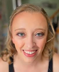 Lori Ferry's Instagram, Twitter & Facebook