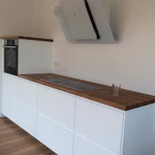 Unique Cuisine Ikea Abstrakt Blanc In 2020 Ikea Kuche Ikea Kleine Kuche Kuche Weiss Holz