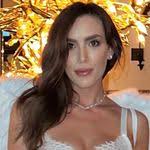 Lauren Simonton's Instagram, Twitter & Facebook