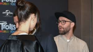 Schon als er 2013 seinen durchbruch schaffte, trat er in dieser kombination auf. Lena Meyer Landrut Mit Mark Forster Hier Strahlen Die Beiden Seite An Seite News De