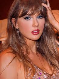 15 dias após seu lançamento, o álbum “The Life of a Showgirl” volta a  ocupar TODO o Top 12 da Apple Music dos EUA, após “Honey” ultrapassar a  canção “Golden”. ❤️‍🔥