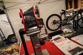Nos avis velo vitesse sont là pour vous apporter une aide précieuse lors de votre sélection. Effigear Cavalerie La Boite De Vitesse Made In France Vojo Magazine