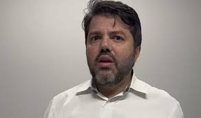 Prefeito de Anápolis vai à casa de jovem que invadiu escola e recupera  itens