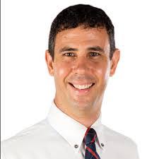 Dani Pares's Instagram, Twitter & Facebook