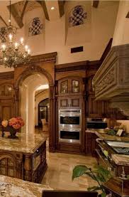 When it comes to popular kitchen interior design, traditional kitchens appear to be a choice that will never go out of style. 26 Top Traditional Kitchen Interior Design Ideas For Your Classic Home Kitchendesign Kitchenremo Traditional Kitchen Interior Home Design Decor Tuscan House