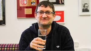 Beautiful South singer Paul Heaton pays for birthday drinks