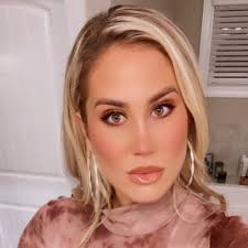 Cait Hess Tangradi (@caithess)