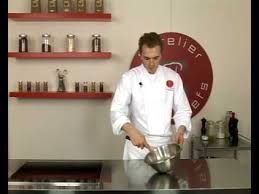 Technique De Cuisine Monter Des Blancs En Neige Youtube